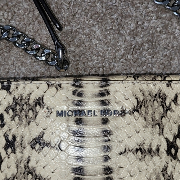 Michael Kors embossed snake skin camera bag - Picture 4 of 9